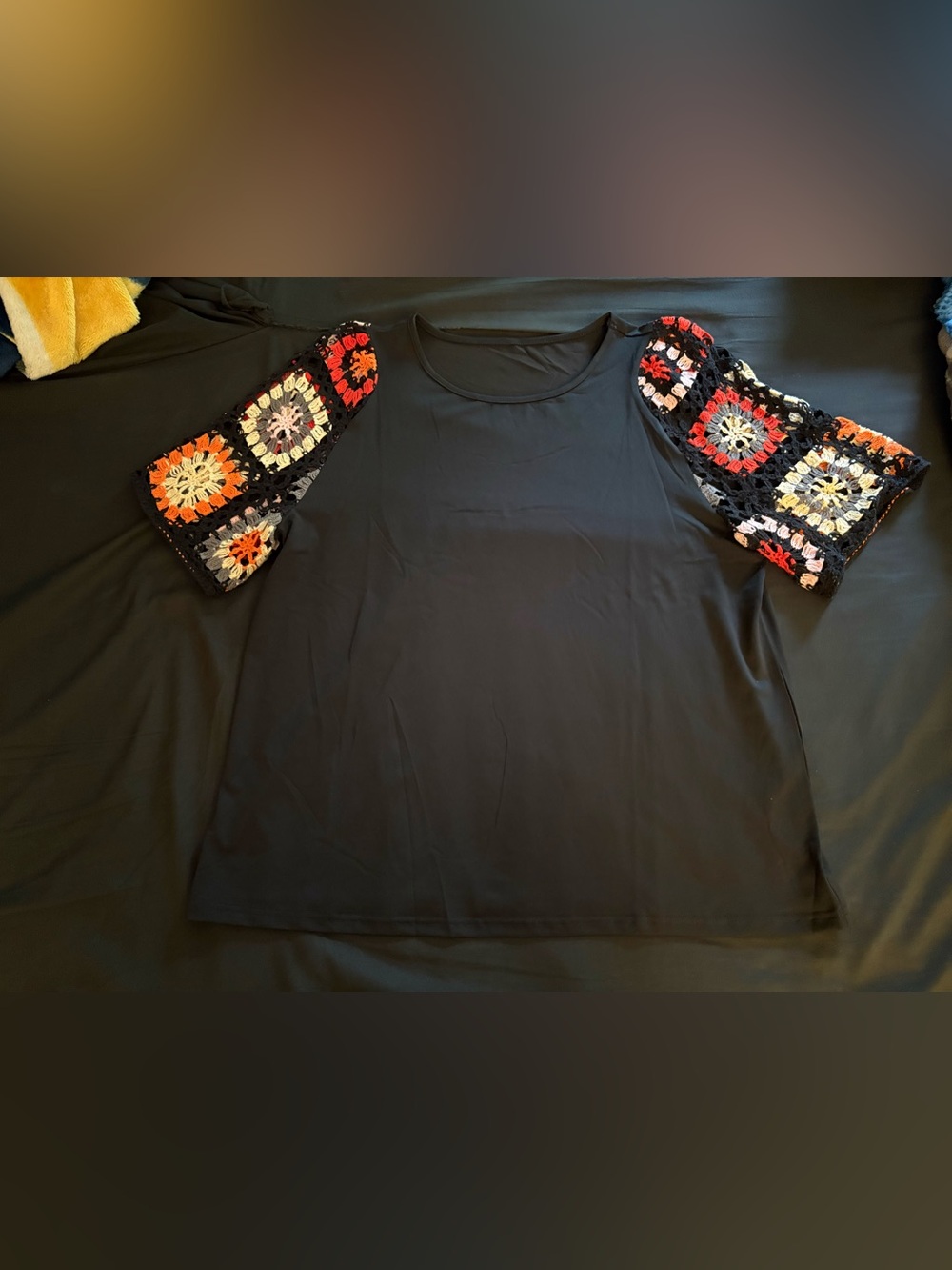 Women’s unbranded crochet colorful granny square pullover top in size XL EUC